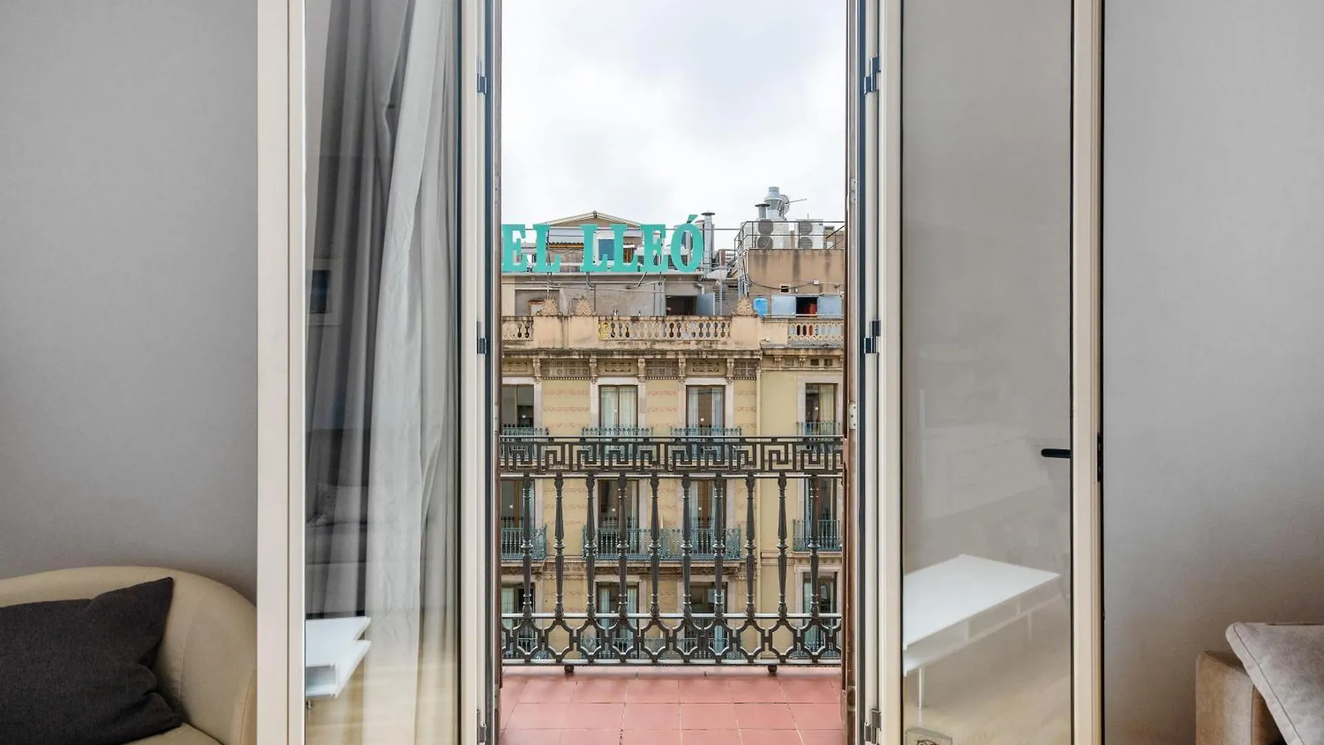 Flateli Pelayo H3 Apartment Barcelona